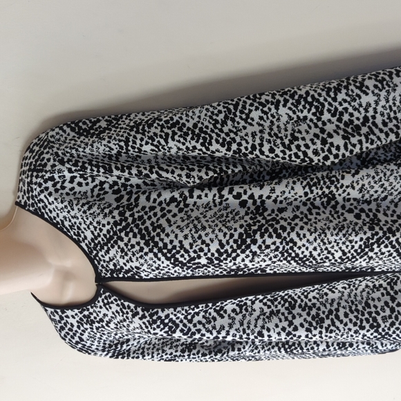 Calvin Klein Women’s Long Animal Print Cardigan - Picture 7 of 16